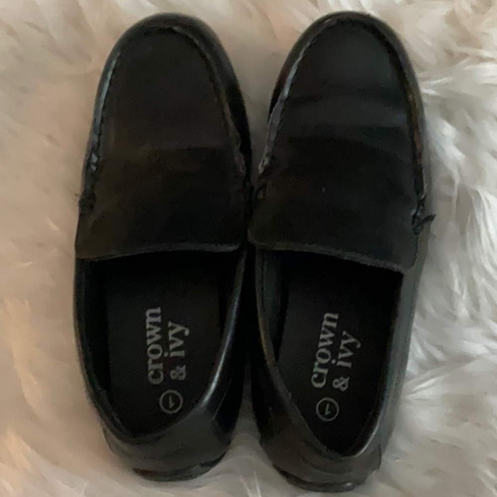 Crown & Ivy Black Leather Slip-On Loafers